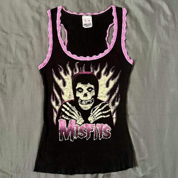 Misfits Vintage Tank Top Y2K Band Tee Punk Rock Black Pink Lace Detail
VTG RARE - Picture 3 of 5